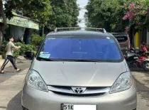 Toyota Sienna LE 3.5L 2006 - Bán Toyota Sienna LE 3.5L đời 2006, màu bạc, xe nhập giá 285 triệu tại Tp.HCM