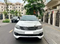 Toyota Fortuner TRD Sportivo 2.7V 4x2 AT 2016 - Cần bán xe Toyota Fortuner TRD Sportivo 2.7V 4x2 AT đời 2016, màu trắng giá 638 triệu tại Tp.HCM