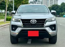 Toyota Fortuner 2.4L 4x2 AT 2023 - Cần bán Toyota Fortuner 2.4L 4x2 AT đời 2023, màu bạc giá cạnh tranh giá 945 triệu tại Tp.HCM