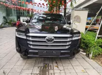 Toyota Land Cruiser LC300 2025 - LC300 Đen nt đen  2025 Mới 100%, xe em đang có sẵn, Anh chị lấy xe có xe luôn ah giá 4 tỷ 580 tr tại Hà Nội