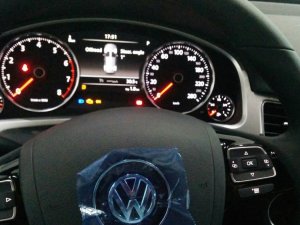 Toyota Land Cruiser  GP 3.6 FSI V6 2016 - Cần bán xe Volkswagen Touareg GP 3.6 FSI V6 đời 2016, màu đen, xe nhập