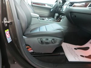 Toyota Land Cruiser  GP 3.6 FSI V6 2016 - Bán ô tô Volkswagen Touareg GP 3.6 FSI V6 đời 2016, màu nâu, nhập khẩu nguyên chiếc
