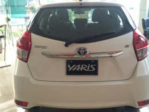 Toyota Yaris  1.3 E 2016 - Cần bán xe Toyota Yaris 1.3 E đời 2016, màu trắng, nhập khẩu, 693tr