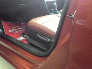 Toyota Yaris AT 2015 - Volkswagen Polo Hatchback 1.6 AT, màu cam, ưu đãi cực sốc, giá chỉ còn 662tr, trả trước 133tr giao xe ngay