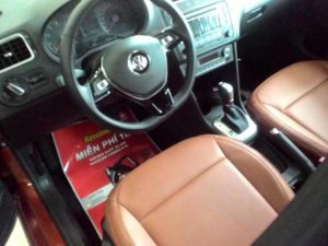 Toyota Yaris AT 2015 - Volkswagen Polo Hatchback 1.6 AT, màu cam, ưu đãi cực sốc, giá chỉ còn 662tr, trả trước 133tr giao xe ngay