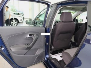 Toyota Yaris  AT 2015 - Volkswagen Polo Hatchback AT đời 2015, màu xanh lam, xe nhập, giá 662 triệu, giao xe ngay, trả trước từ 133 triệu