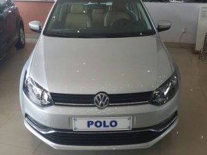 Toyota Yaris  AT 2015 - Bán xe Volkswagen Polo Hatchback AT đời 2015, màu bạc, xe nhập, ưu đãi khủng, giá chỉ còn 662 triệu