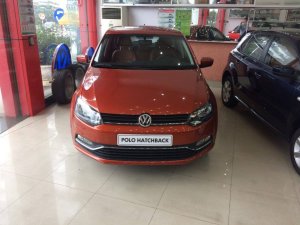 Toyota Yaris AT 2015 - Volkswagen Polo Hatchback 1.6 AT màu cam, nhập khẩu nguyên chiếc, giá đặc biệt 662 triệu