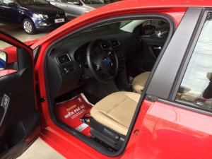 Toyota Yaris  AT 2015 - Volkswagen Polo Hatchback AT đời 2015, màu đỏ, nhập khẩu giá chỉ còn 662 triệu