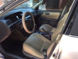 Toyota Camry LE 2000 - Cần bán gấp Toyota Camry LE 2000, nhập khẩu chính hãng