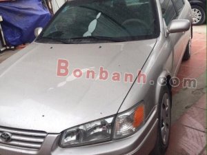 Toyota Camry LE 2000 - Cần bán gấp Toyota Camry LE 2000, nhập khẩu chính hãng