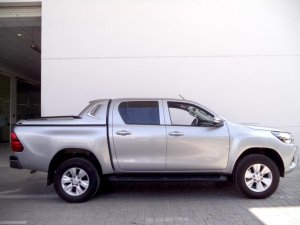Toyota Hilux 2.5E 2015 - Cần bán Toyota Hilux 2.5E đời 2015