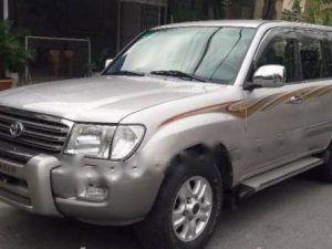 Toyota Land Cruiser 2004 - Bán xe cũ Toyota Land Cruiser sản xuất 2004, màu bạc, giá tốt