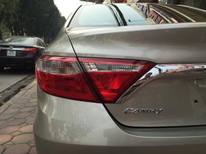 Toyota Camry LE 2016 - Bán xe Toyota Camry LE đời 2016, màu vàng, nhập khẩu nguyên chiếc, mới 100%