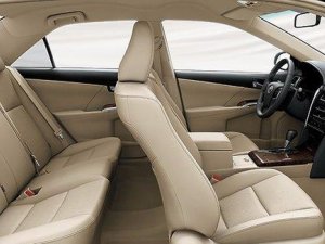 Toyota Camry 2.4G 2017 - Cần bán Toyota Camry 2.4G đời 2017, màu bạc