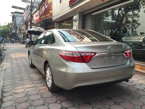 Toyota Camry LE 2016 - Bán xe Toyota Camry LE đời 2016, màu vàng, nhập khẩu nguyên chiếc, mới 100%