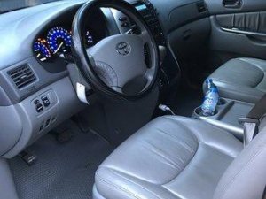 Toyota Sienna 1999 - Bán Toyota Sienna đời 1999, màu bạc số tự động