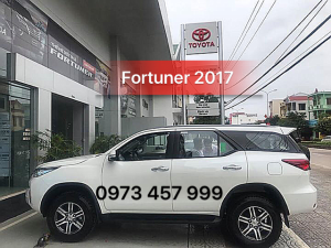 Toyota Fortuner G 2017 - Bán Toyota Fortuner G đời 2017, màu đen, giá tốt nhất Quảng Trị