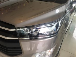 Toyota Ipsum 2017 - Bán xe Toyota Ipsum 2.0 E 2017