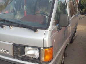 Toyota Van 1986 - Bán ô tô Toyota Van, màu bạc nhập khẩu nguyên chiếc, giá tốt 79tr