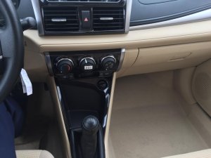 Toyota Vios 1.5E 2016 - Thăng bán xe Toyota Vios 1.5E số sàn 2016 màu vàng cát - Xe chạy 1 vạn đẹp như mới, có trả góp - Xem ngay
