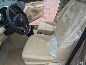 Toyota Vios 1.5E 2016 - Thăng bán xe Toyota Vios 1.5E số sàn 2016 màu vàng cát - Xe chạy 1 vạn đẹp như mới, có trả góp - Xem ngay