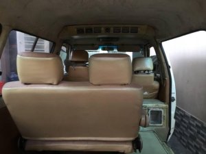 Toyota Hiace 1986 - Bán Toyota Hiace đời 1986, màu trắng, giá 70tr