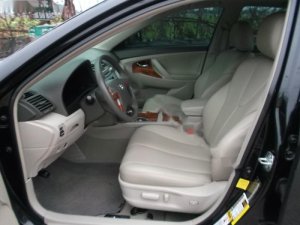 Toyota Camry LE 2.5AT 2012 - Tôi bán Camry LE 2.5 sản xuất cuối năm 2011, nhập khẩu nguyên chiếc từ Mỹ, đăng ký tên tư nhân chính chủ