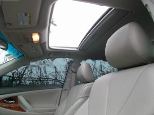 Toyota Camry LE 2.5AT 2012 - Tôi bán Camry LE 2.5 sản xuất cuối năm 2011, nhập khẩu nguyên chiếc từ Mỹ, đăng ký tên tư nhân chính chủ