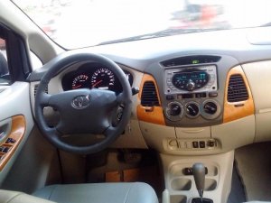 Toyota Innova 2.0V AT 2000 - Cần bán xe cũ Toyota Innova V năm 2000, màu bạc, 485tr