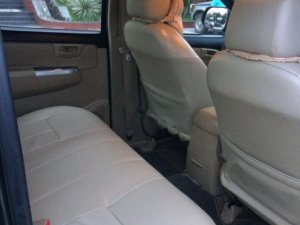 Toyota Hilux 4x2MT 2014 - Cần bán lại xe Toyota Hilux đời 2014, màu đen, nhập khẩu nguyên chiếc, 490tr