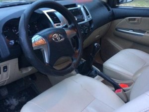 Toyota Hilux 4x2MT 2014 - Cần bán lại xe Toyota Hilux đời 2014, màu đen, nhập khẩu nguyên chiếc, 490tr