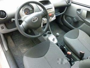 Toyota Aygo 2010 - Cần bán xe Toyota Aygo đời 2010, màu bạc, nhập từ Đức