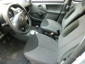 Toyota Aygo 2010 - Cần bán xe Toyota Aygo đời 2010, màu bạc, nhập từ Đức