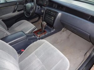 Toyota Crown 1998 - Bán Toyota Crown năm 1998, màu đen, xe nhập số tự động