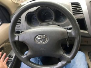 Toyota Hilux 2010 - Cần bán gấp Toyota Hilux đời 2010, màu bạc, giá chỉ 320 triệu