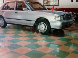 Toyota Crown 1992 - Bán Toyota Crown đời 1992, màu bạc, xe nhập số sàn, giá tốt