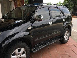 Toyota Fortuner 2010 - Bán ô tô Toyota Fortuner sản xuất 2010, màu đen