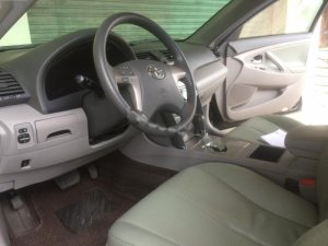 Toyota Camry LE 2008 - Bán Toyota Camry LE đời 2008, màu đen, xe nhập như mới, giá chỉ 695 triệu