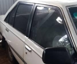 Toyota Carina 1982 - Bán Toyota Carina đời 1982, màu trắng, 33tr