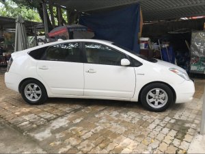 Toyota Prius 2006 - Bán xe Toyota Prius nhập 1.5L màu trắng 2006 giá 360 triệu, 4 lít xăng 100km, camera de, camera cập lề, 9 loa JBL DVD