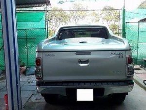 Toyota Hilux 2013 - Bán xe Toyota Hilux đời 2013, màu bạc ít sử dụng, giá tốt