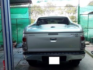 Toyota Hilux 2013 - Cần bán gấp Toyota Hilux đời 2013, nhập khẩu, ít sử dụng, giá 535tr