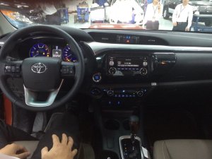 Toyota Hilux 2.4E MT 2017 - Toyota Hilux 2017 chính hãng, mới 100%, 675 triệu, LH: 0932506503