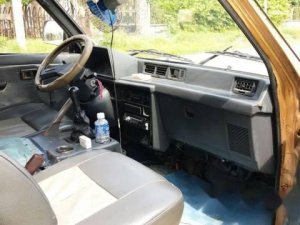 Toyota Van 1983 - Gia đình bán xe Toyota Van năm 1983, màu nâu