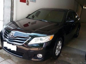 Toyota Camry LE 2010 - Bán Toyota Camry LE đời 2010, màu đen, nhập khẩu xe gia đình