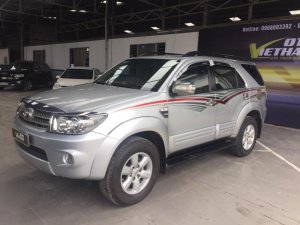 Toyota 4 Runner GMT 2.5 2011 - Bán xe Toyota 4 Runner 2011, màu bạc, 688 triệu