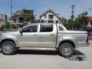 Toyota Hilux 2014 - Chính chủ bán Toyota Hilux đời 2014, màu bạc