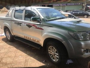 Toyota Hilux   2012 - Bán ô tô Toyota Hilux đời 2012, màu bạc