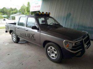 Toyota Hilux 2017 - Bán ô tô Toyota Hilux năm 2017, màu xám, nhập khẩu